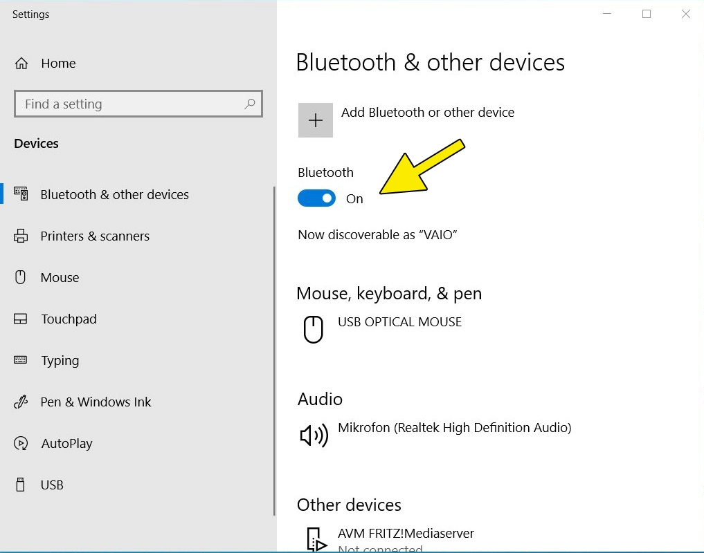 Screenshot di Windows 10: pulsante “Attivato” nelle impostazioni di sistema dei dispositivi Bluetooth.