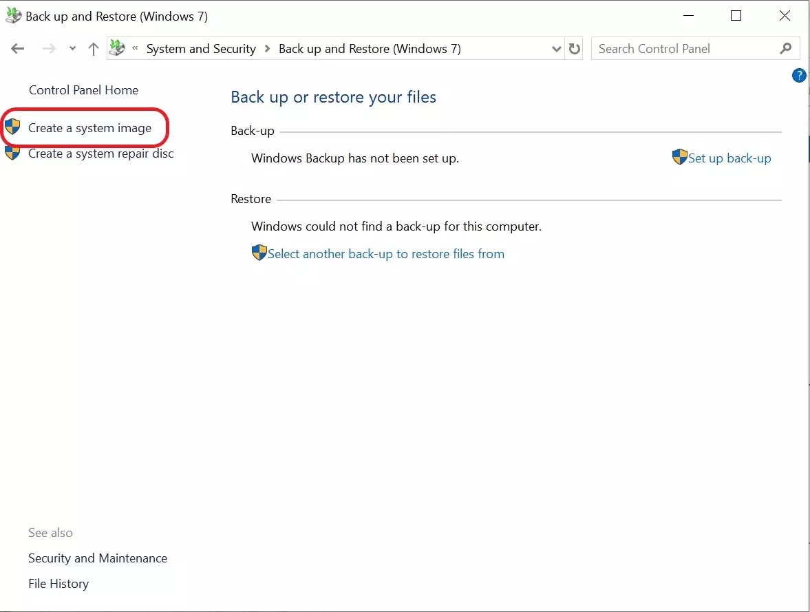 “Crea immagine di sistema” nelle impostazioni di backup di Windows 10