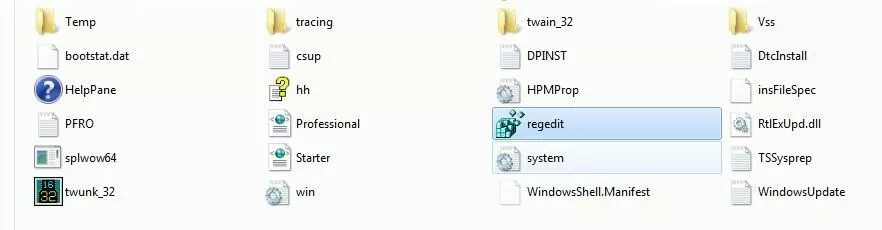 regedit.exe nella directory di Windows