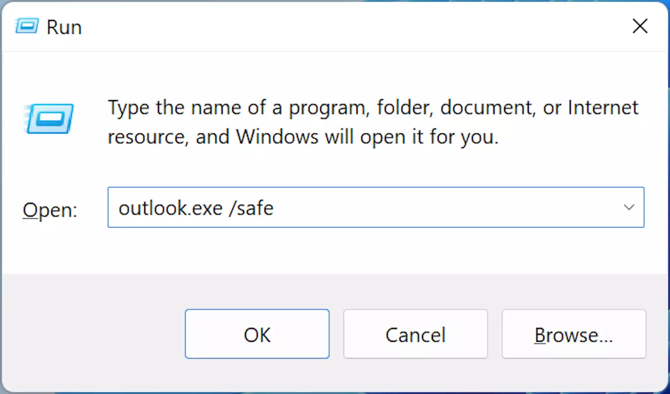 Comando outlook.exe /safe nella finestra di dialogo Esegui