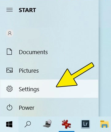 Screenshot di Windows 10: menu Start con la voce “Impostazioni”.