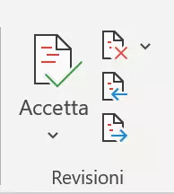 Menu di Word per accettare o rifiutare le revisioni